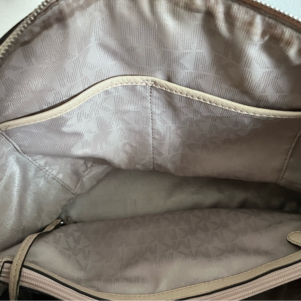 Coach Handbag - Picture 7 of 12